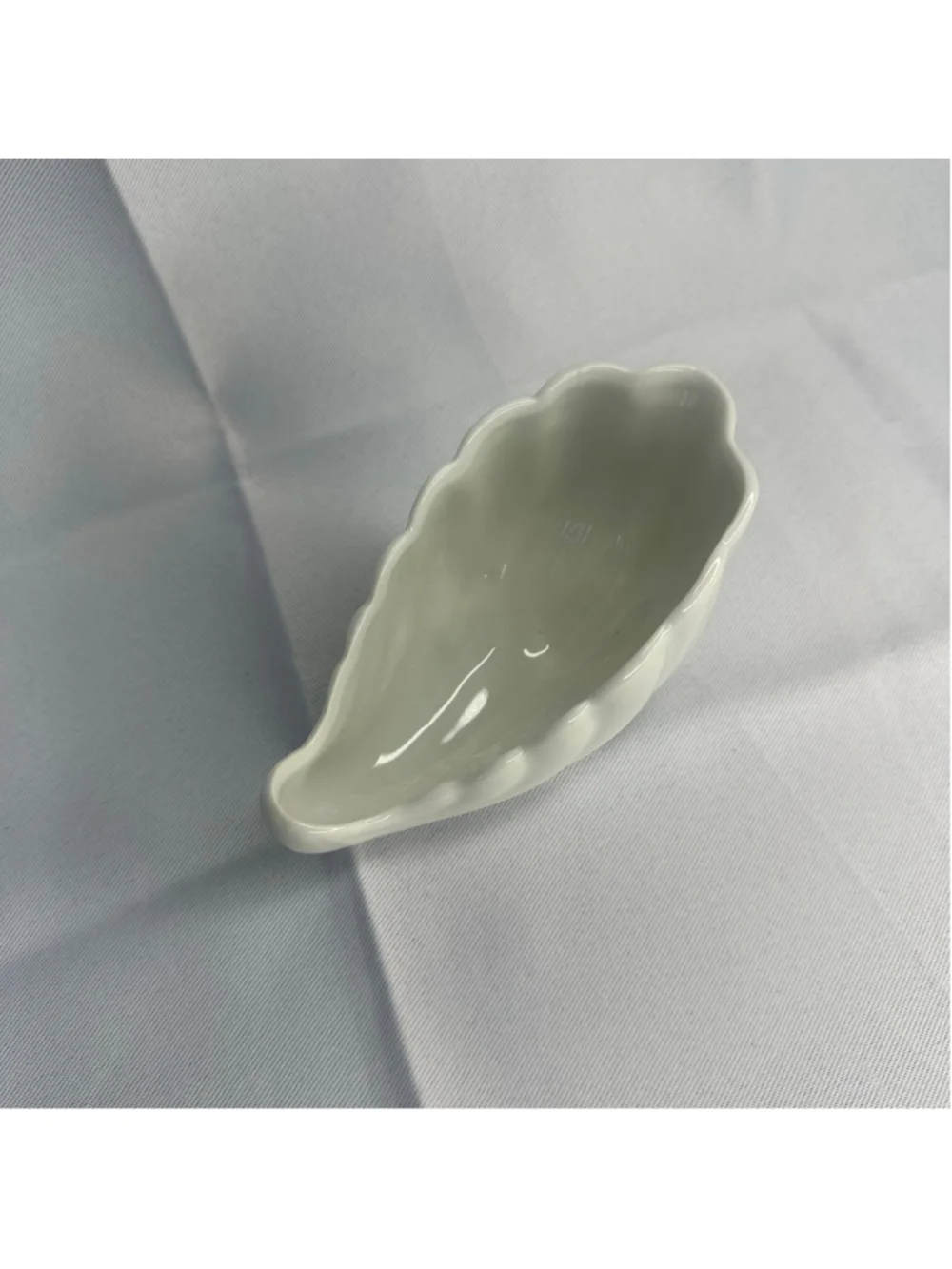 Vintage White Glazed Ceramic Footed Cornucopia Leaf Shell Dish Bowl Troy NY USA